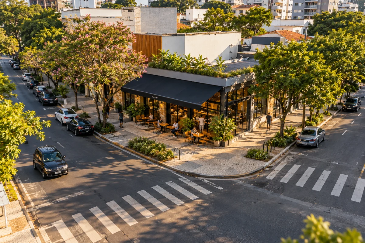 Comércio de esquina e acessos do bairro vistos do alto
